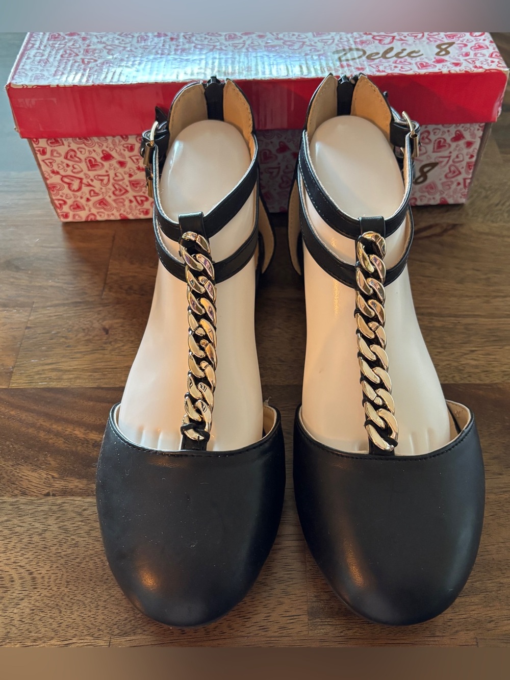 Delic 8 Black T-Strap Flats with Gold Chain Detail Sz 6 Worn once